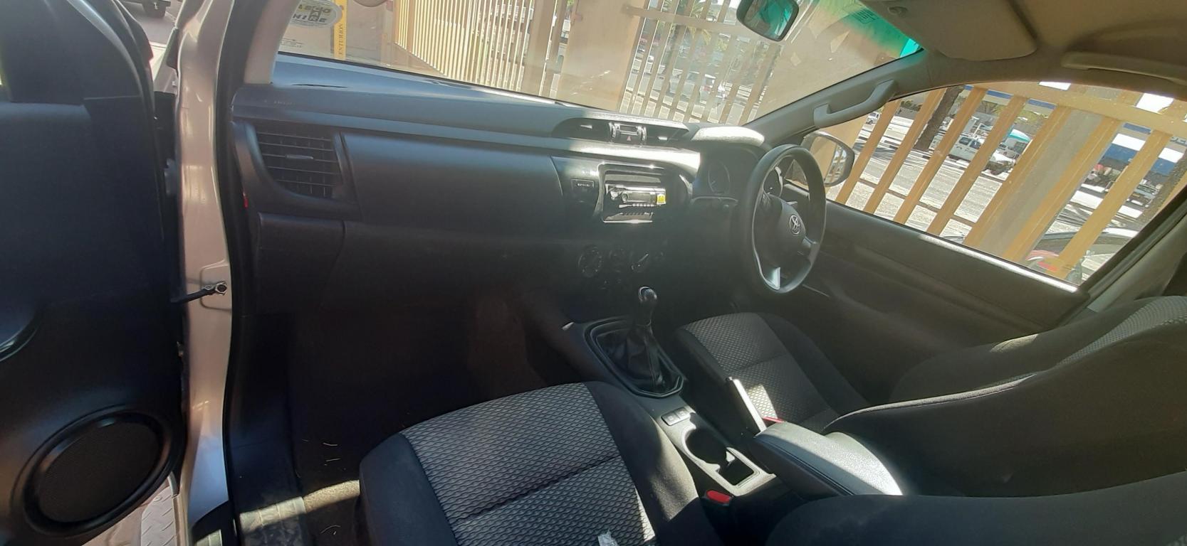 Toyota Hilux 2.4 Gd-6 Sr 4x4 P/u D/c '16 - Current