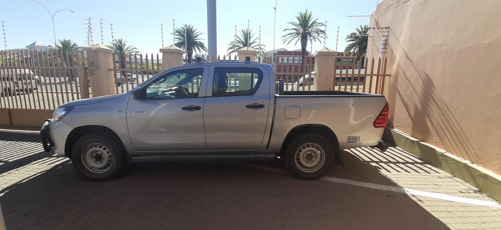 Toyota Hilux 2.4 Gd-6 Sr 4x4 P/u D/c '16 - Current