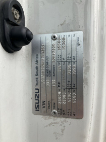 CHASSIS_MAKERS_PLATE